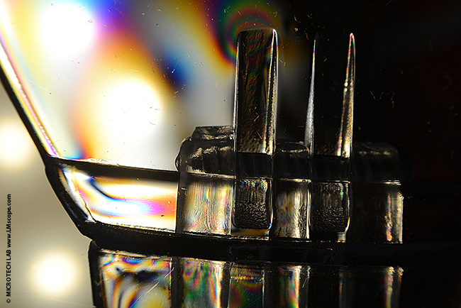 Grabaci�n de demostraci�n de componentes de pl�stico con polarizaci�n, microscopios Zeiss.