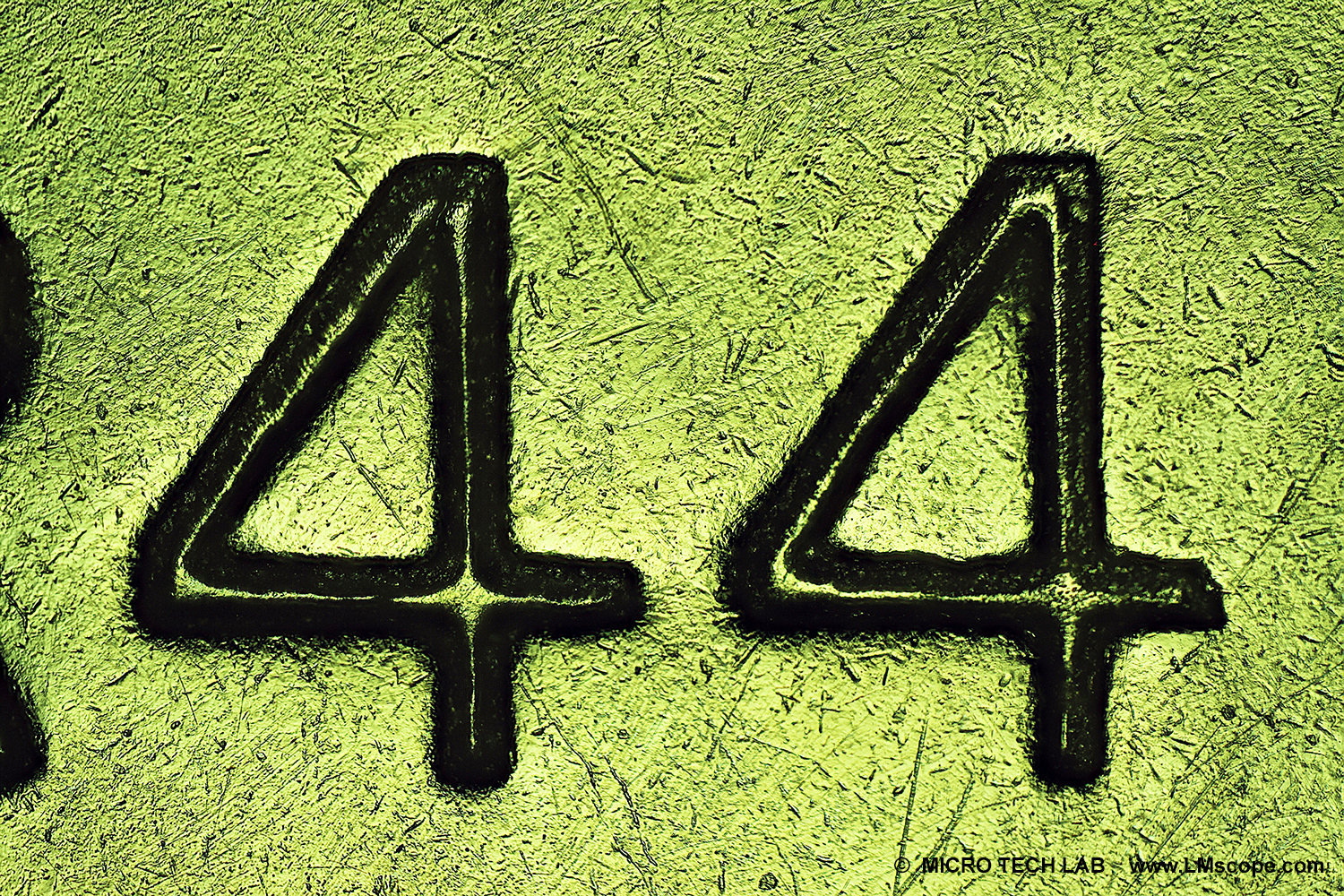 Batterieoberfl�che in 50x Mikroskopvergr��erung